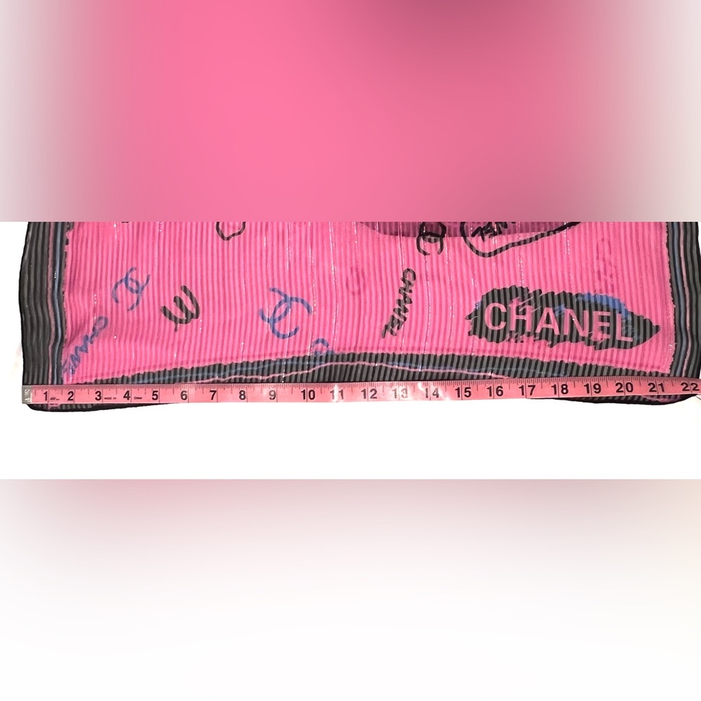 CHANEL Vibrant Pink and Black Scarf - Picture 6 of 7